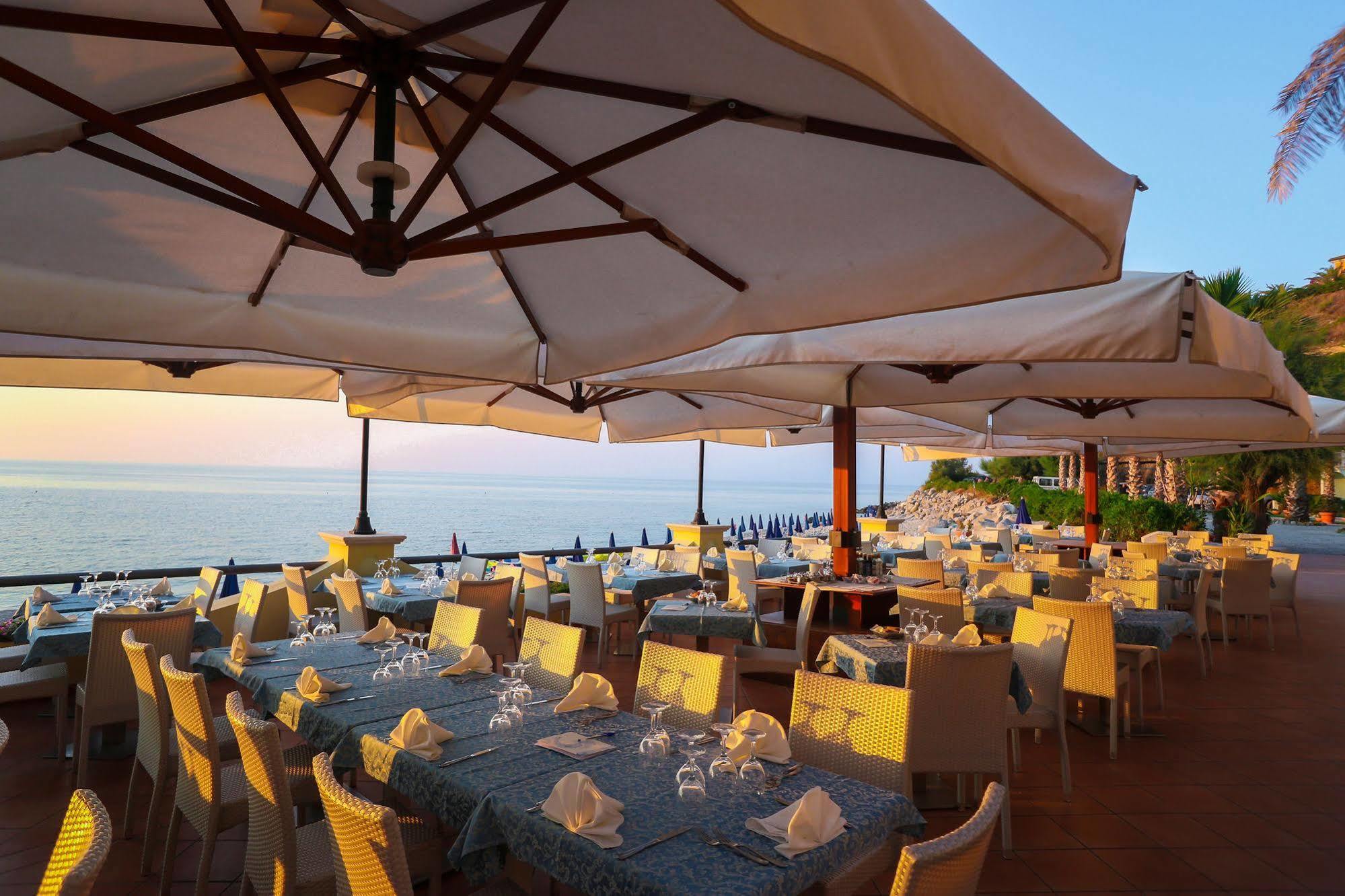 Villaggio Hotel Lido San Giuseppe Briatico Bagian luar foto
