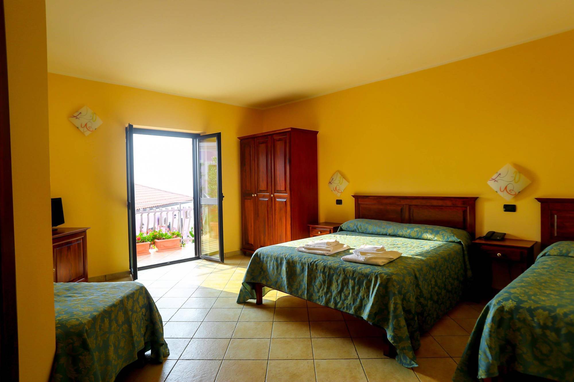 Villaggio Hotel Lido San Giuseppe Briatico Bagian luar foto